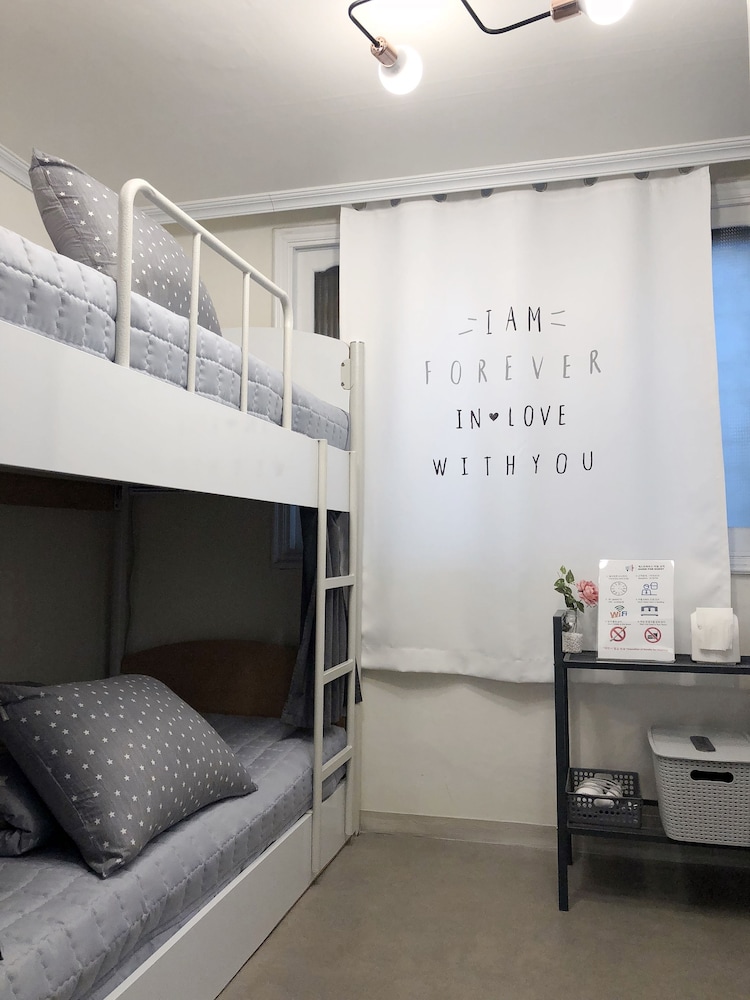 Jun Guest House - Hostel