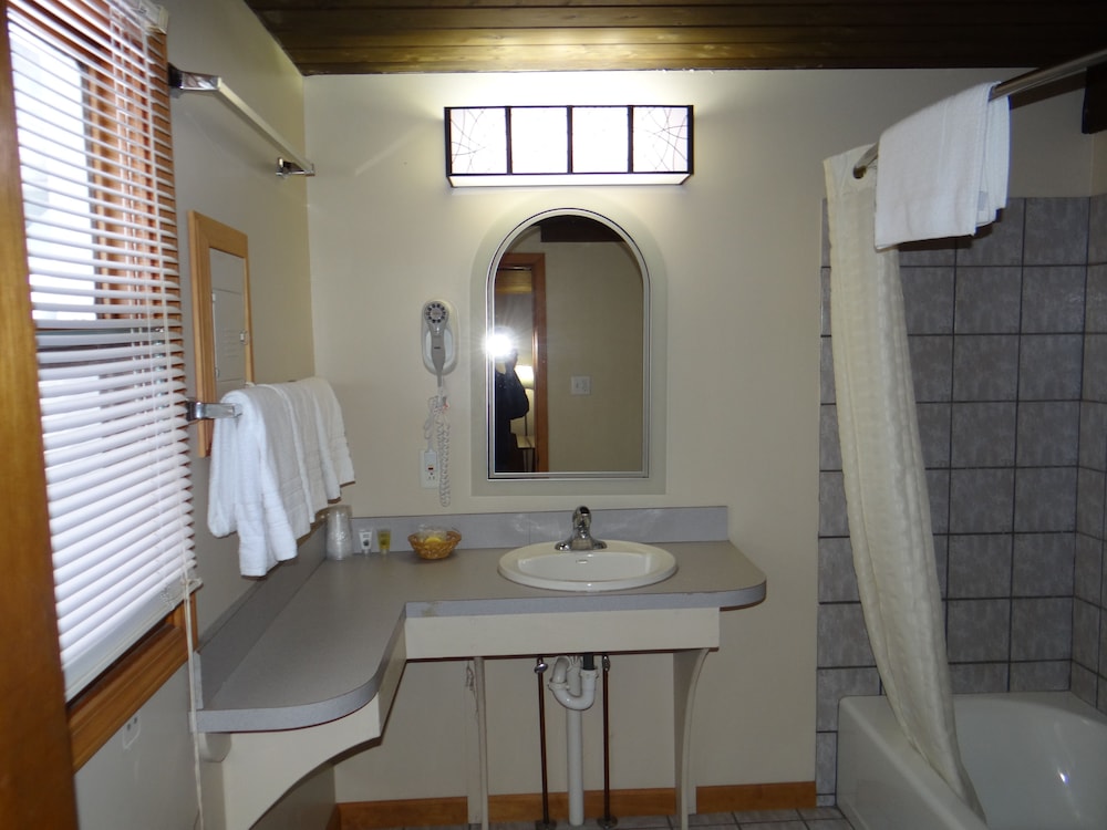 Edelweiss Lodge