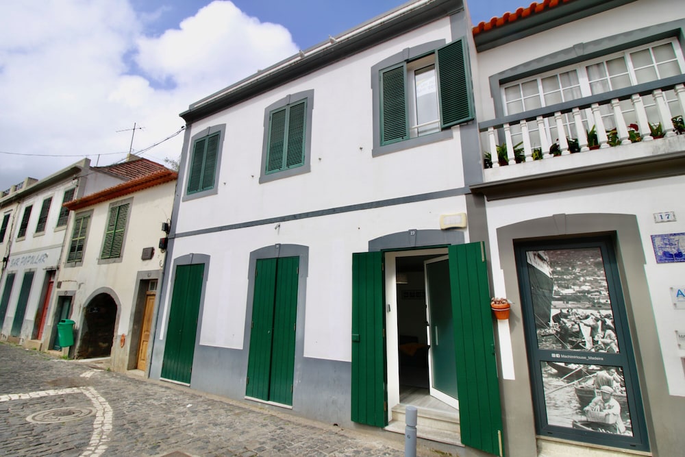 Casas da Avenida e do Pico