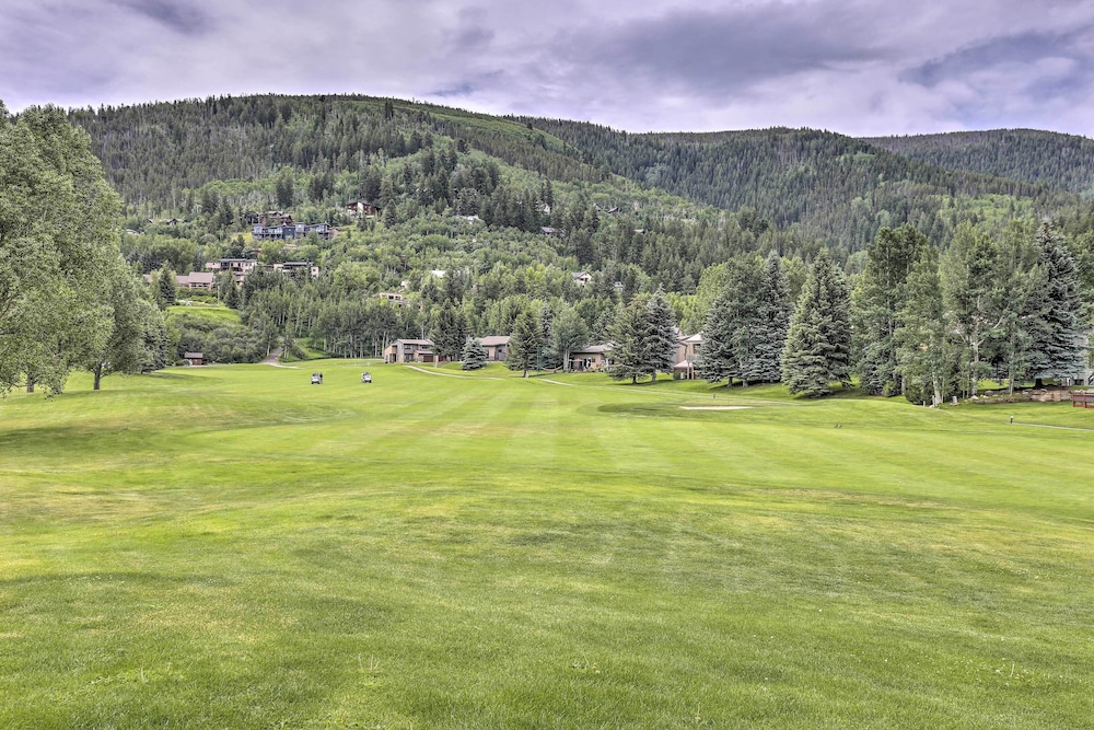 Modern Mountain Escape on Golf Course w/ Hot Tub! - Property Image 17