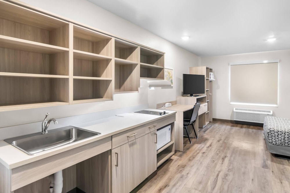 Woodspring Suites Elkhart