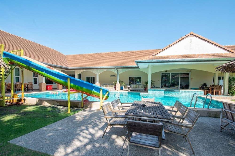 Pool Villa for Families and Party