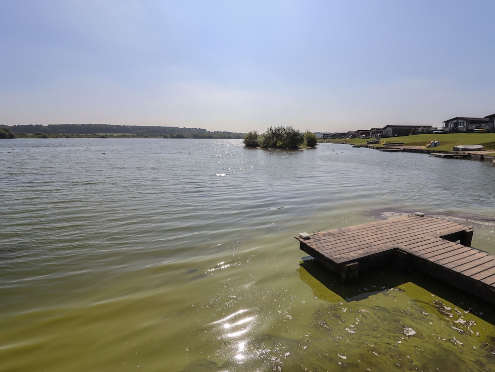 1 Delamere Point