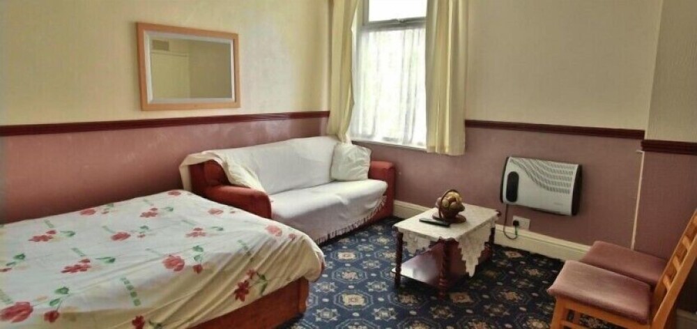 Lynton Apartments