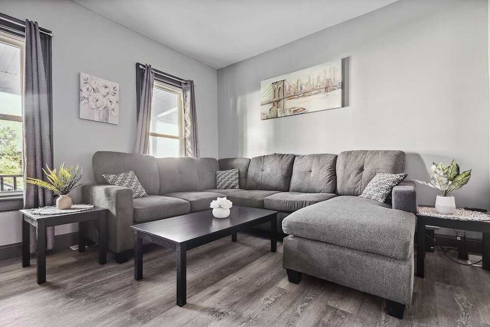 6Br Vacation Spot-Minutes To Niagara Falls Usa