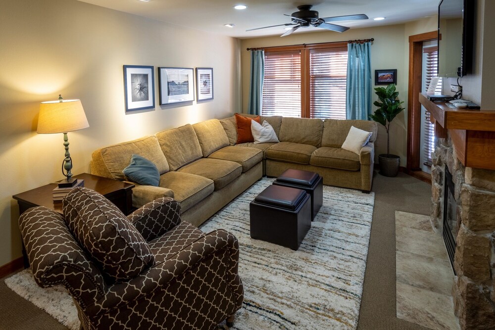 2213 - Two Bedroom Deluxe Eagle Springs East 2 Condo view 5