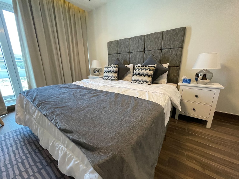 Best Townhouse On Jcv 4 Bedrooms With Jacuzzi