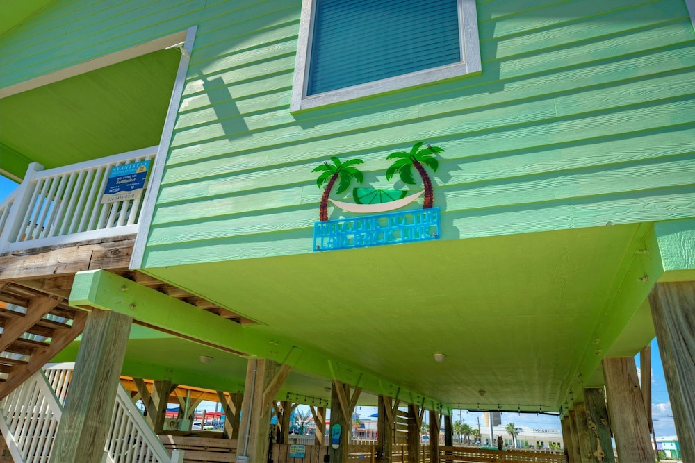 Laid Back Lime by Avantstay Near Beach w Pool Complimentary Pool Warmer