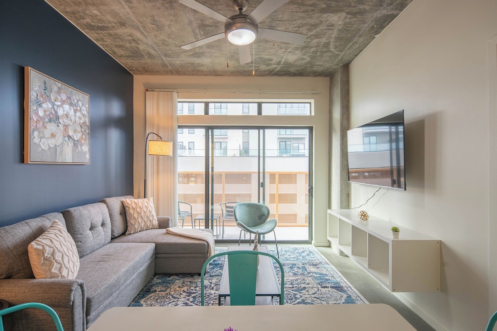 ROVE LIVING/KL - Roosevelt Point