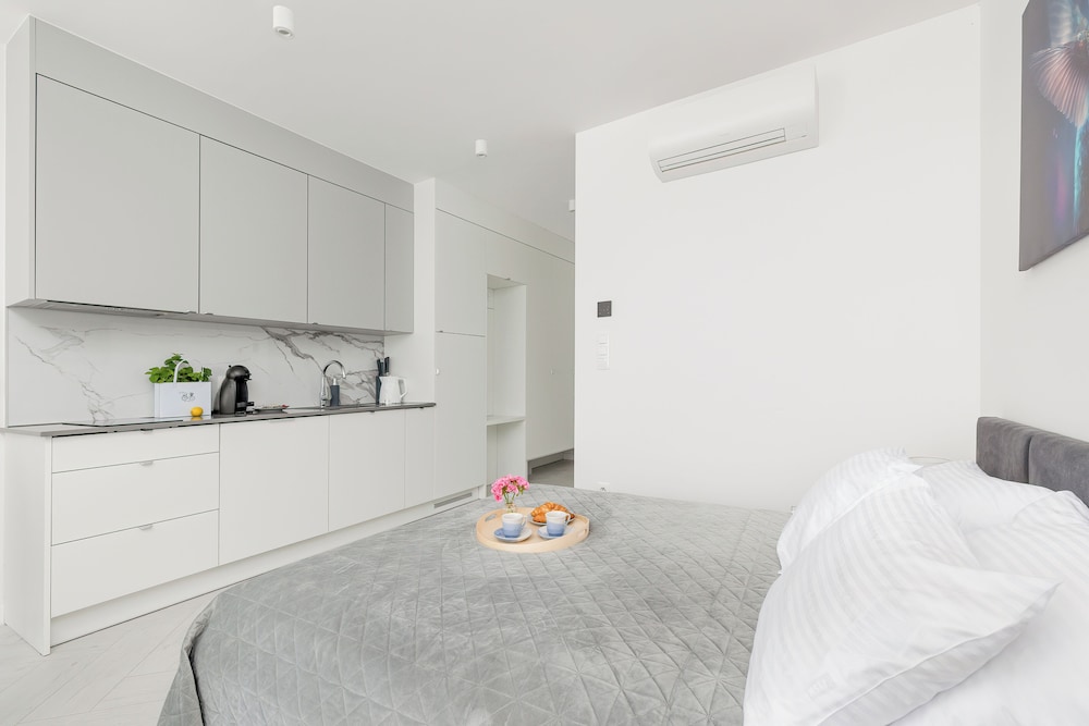 Beautiful Sea&lake Studio by Renters