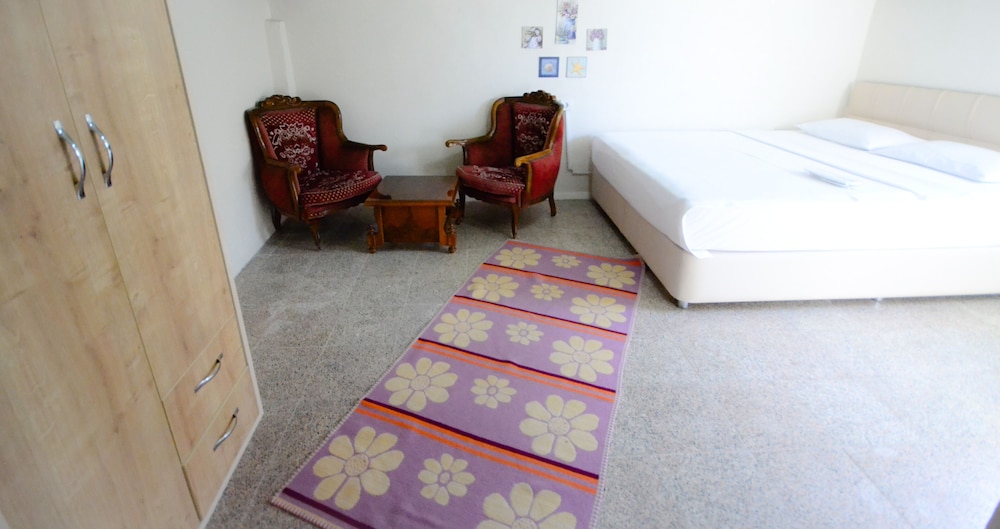 Ayvalik Moda Pansiyon - Image 81