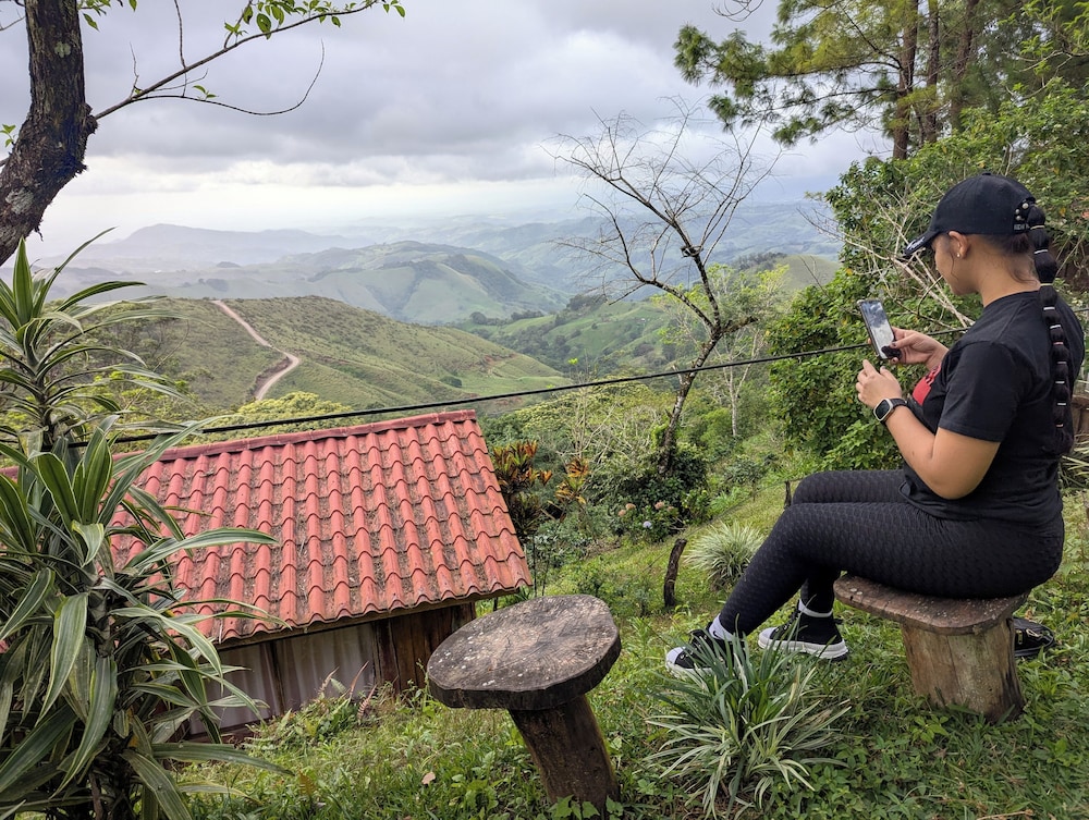 Campos de Oro Wilderness Lodge