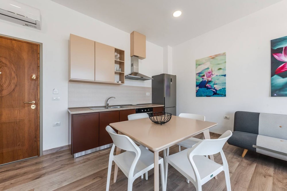 1-bedroom Retreat at Gjiri i Lalzit - Zambaku