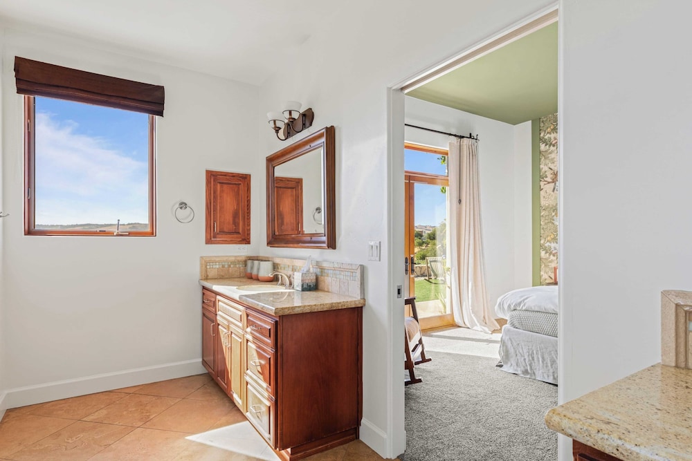 Wine Country Escape w/ Views + Wine Cellar & Gym Caterina Dusi Vineyard by Avantstay