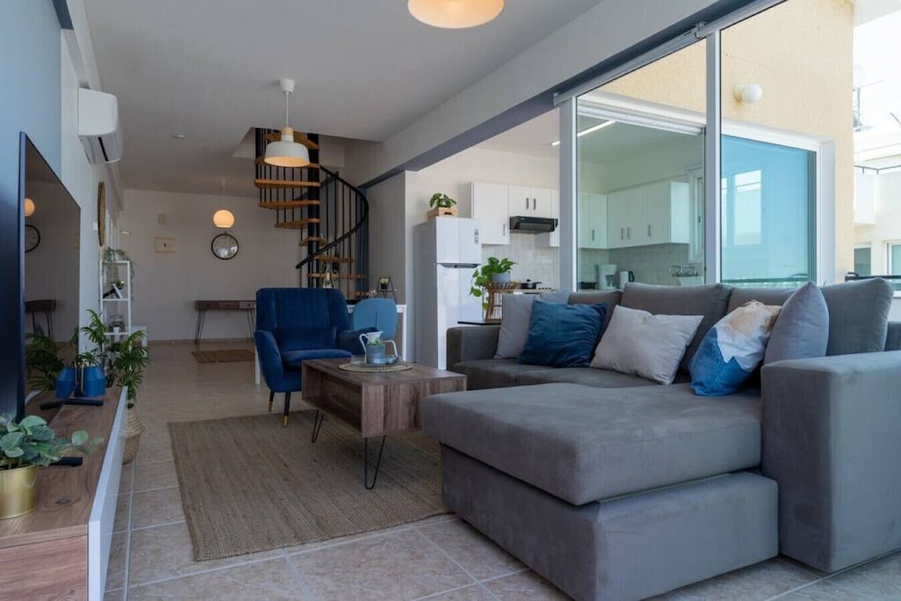 Chloris 3- Bedroom Apartment in Larnaca