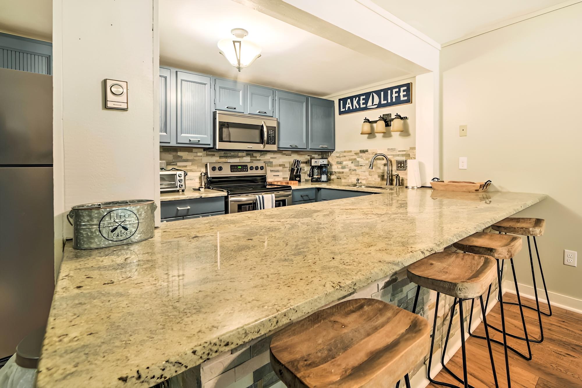 Poconos Townhome Near Big Boulder Skiing & Lake! view 5