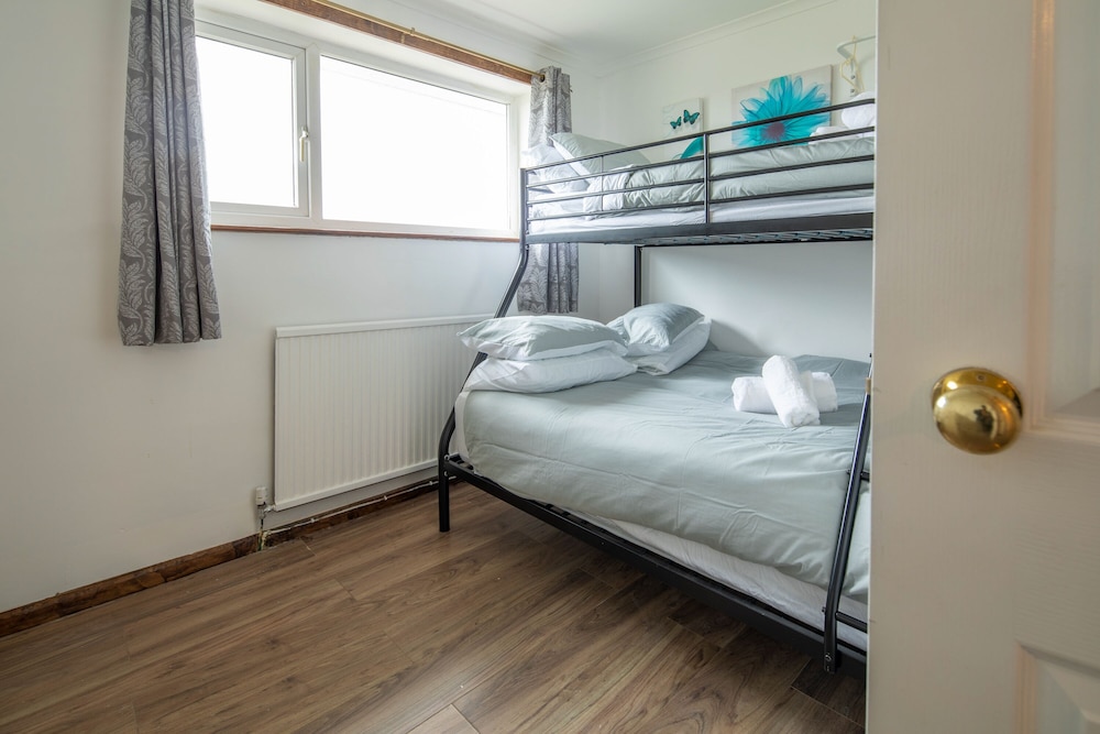 4-bed Detached, Pet Friendly House in Nelson view 4