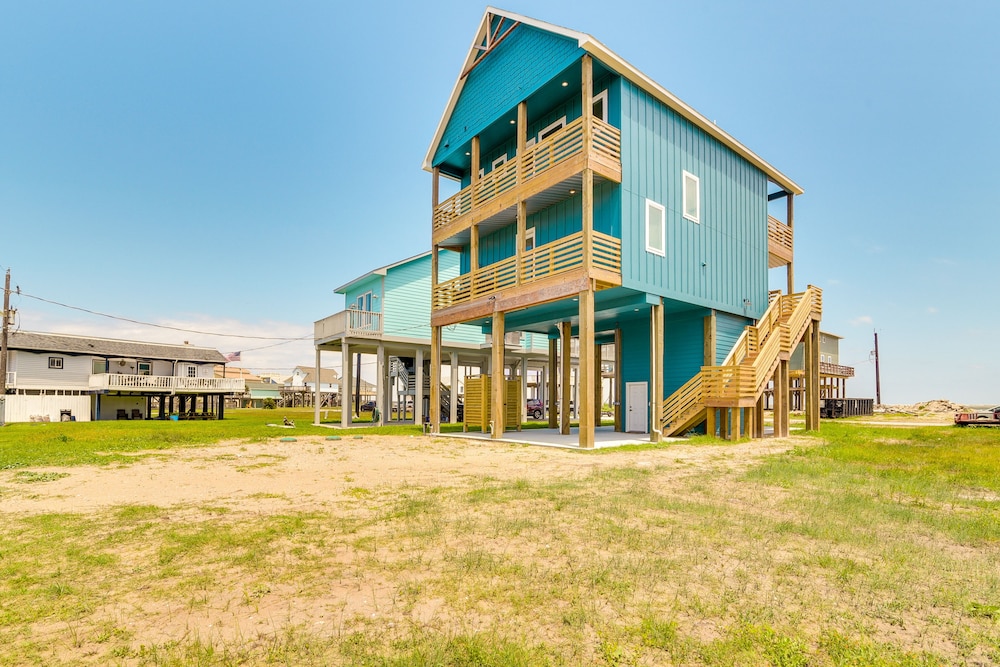 Modern Freeport Beach House Rental w/ Ocean View! view 4