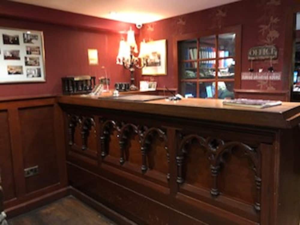 The George Hotel