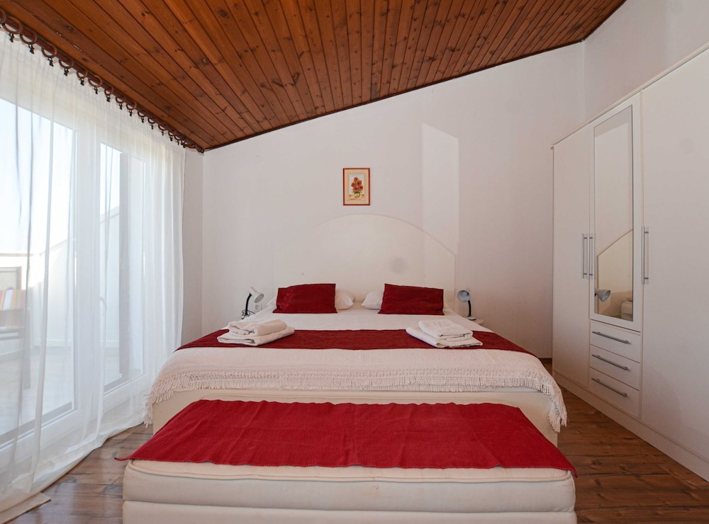 Classic and Elegant Rovinj Apartments With Balcony