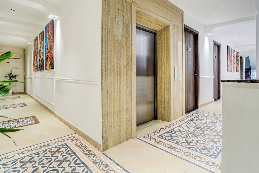 Fabhotel Amrit Luxury Inn