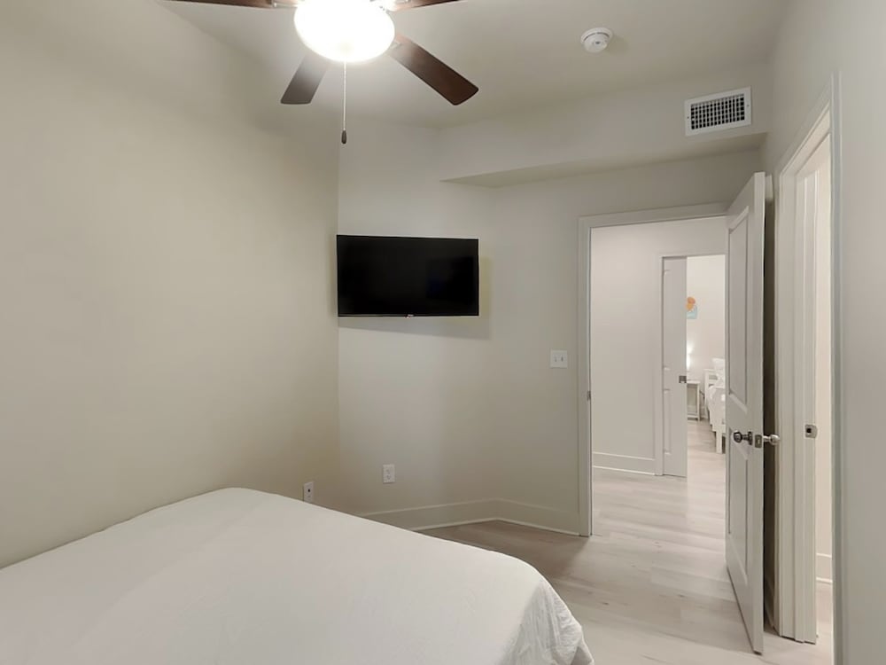 Sea Glass #313 by Southern Vacation Rentals