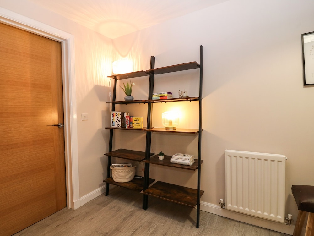 11 Ambleside Court