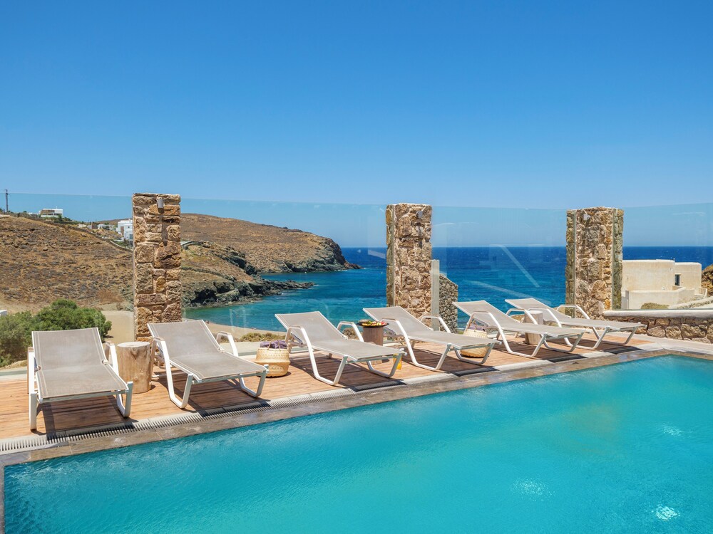 Mykonist Merchia Beach Villas & Suites