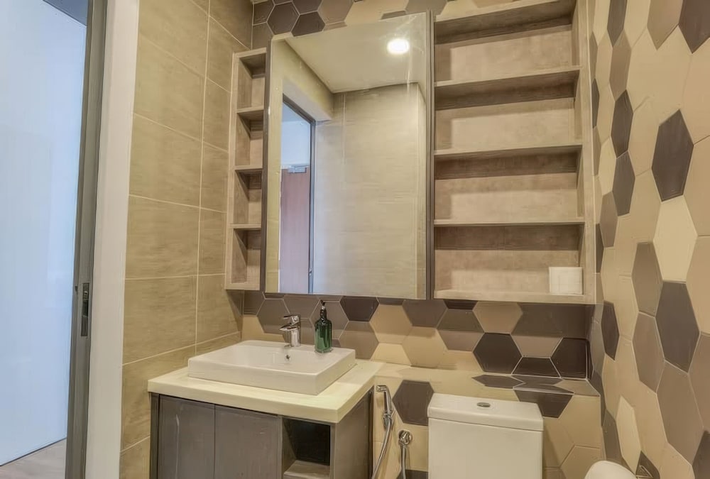 Jalan Ceylonz Suites KL