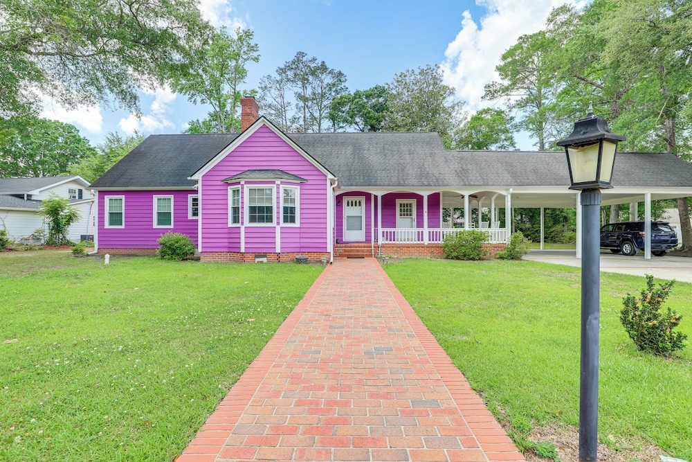 Home 1 Mi to Dtwn Conway: Great for Beach Days!