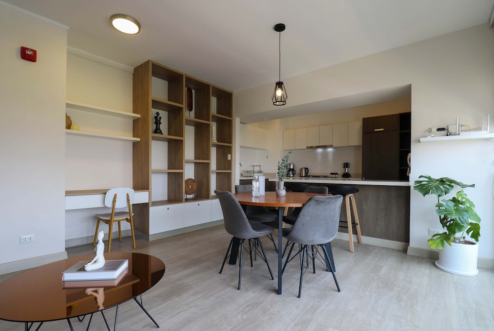 w Comfy 2BR w Park View in Miraflores