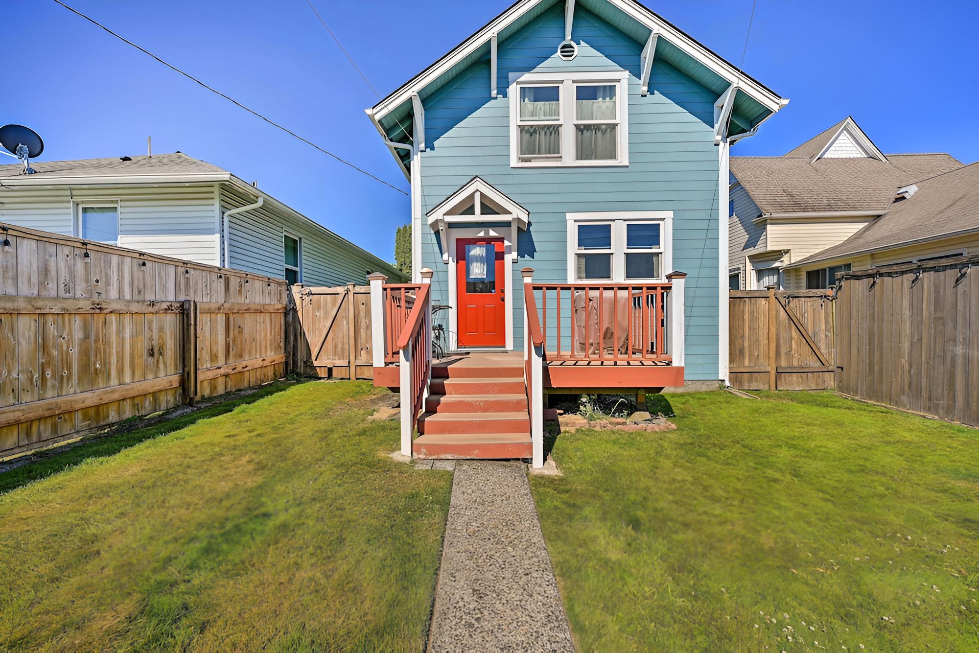 Sunny & Central Everett Home < 1 Mile to Dtwn! view 5