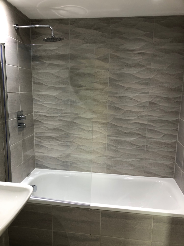 Central Trafford Apartment Free Parking