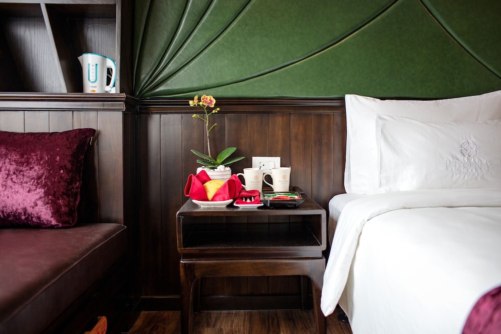 Peony Cruises - Image 5