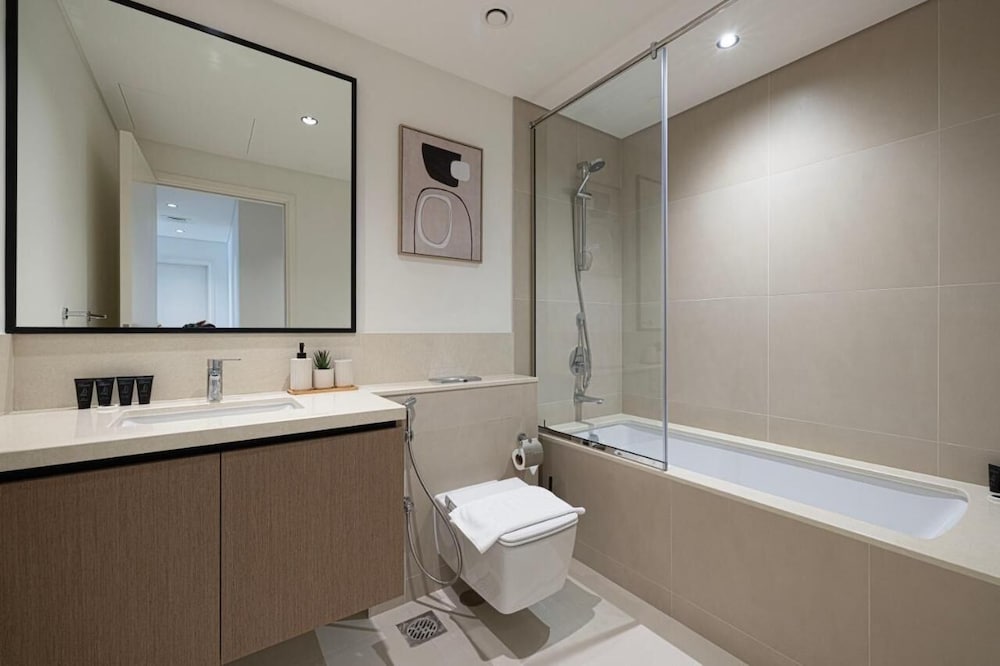 Burj Crown Lux Apartment by Dubai Mall