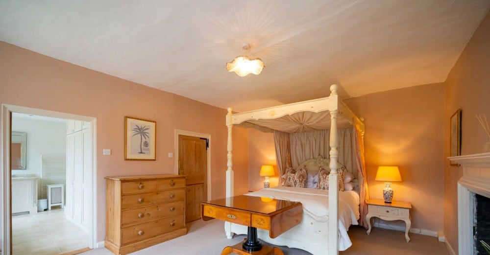 Bullocks Farm House in High Wycombe view 3