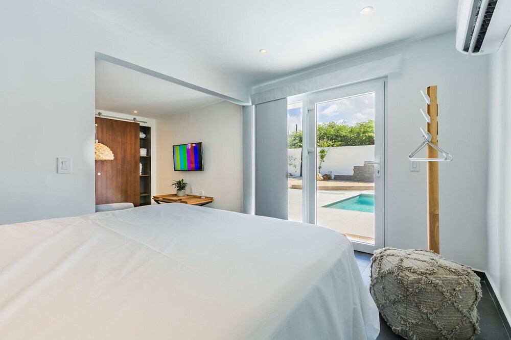 Boca Catalina Apt 3 Boca Catalina-1 Bed-full Kitchen Steps to Beach