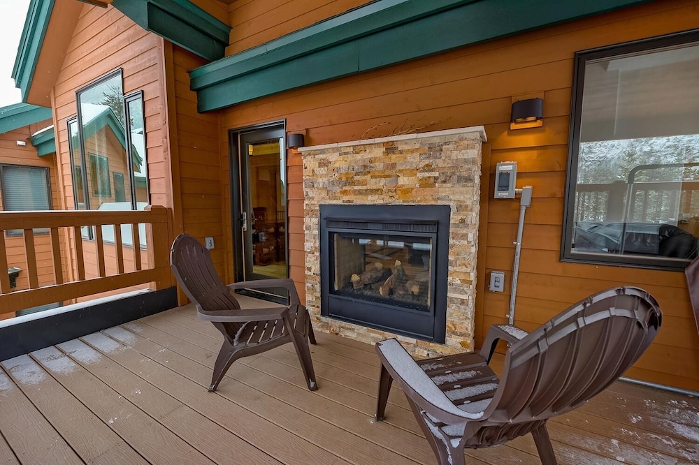 Frisco River Townhomes #d 3 Bedroom Townhouse by RedAwning