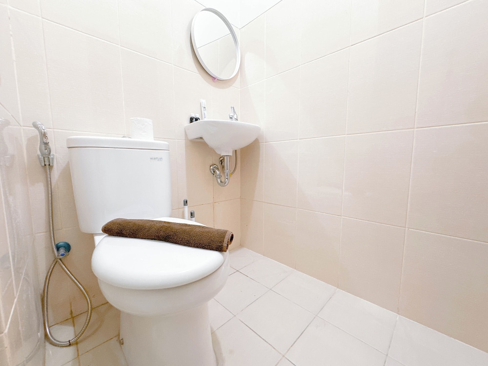 Best Location and Comfortable 2BR at Bale Hinggil Apartment