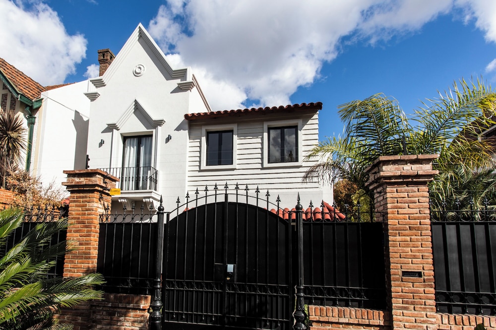 LUXURY HOUSE VILLA DEVOTO