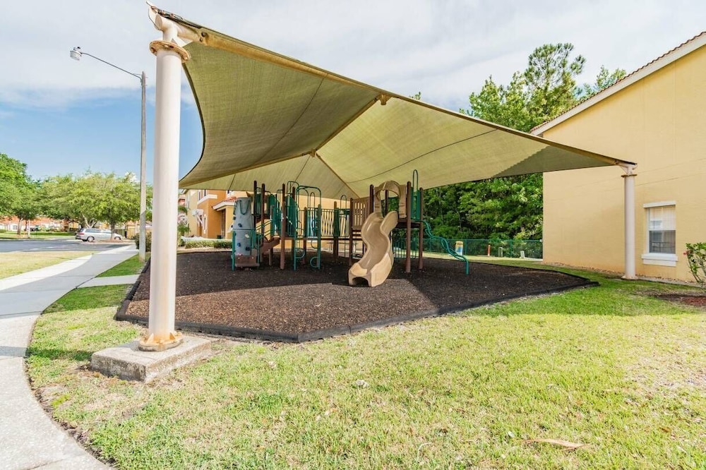 4BR Lake Berkley Home w/ Private Pool