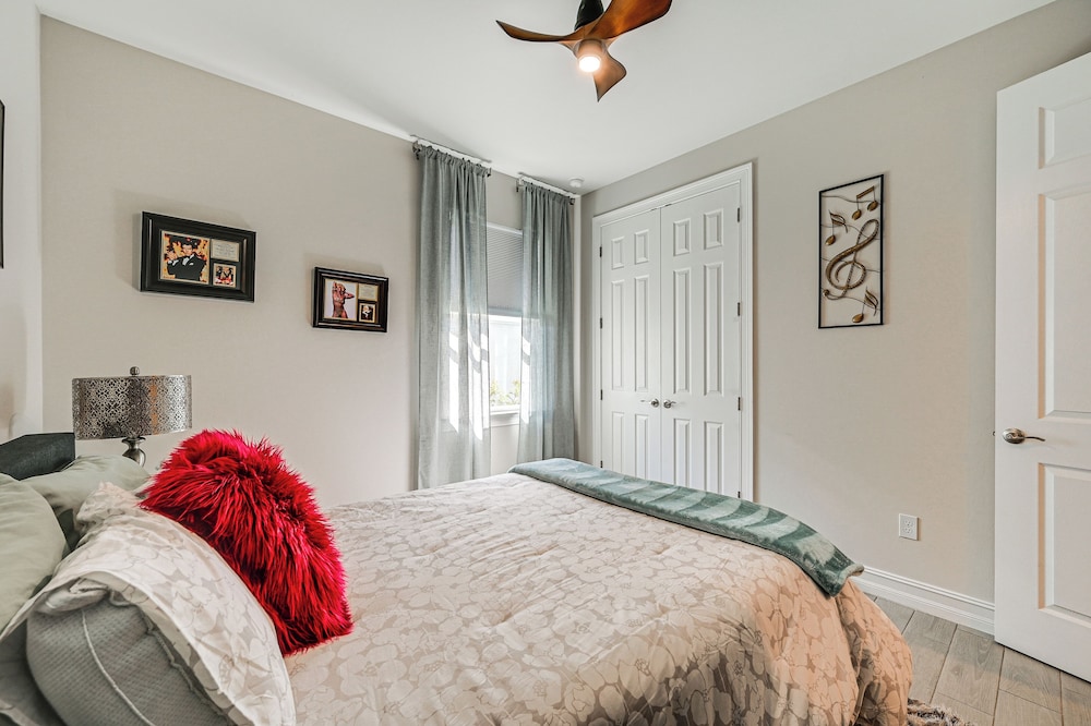 Pet-friendly Naples Home w/ Resort-style Pool
