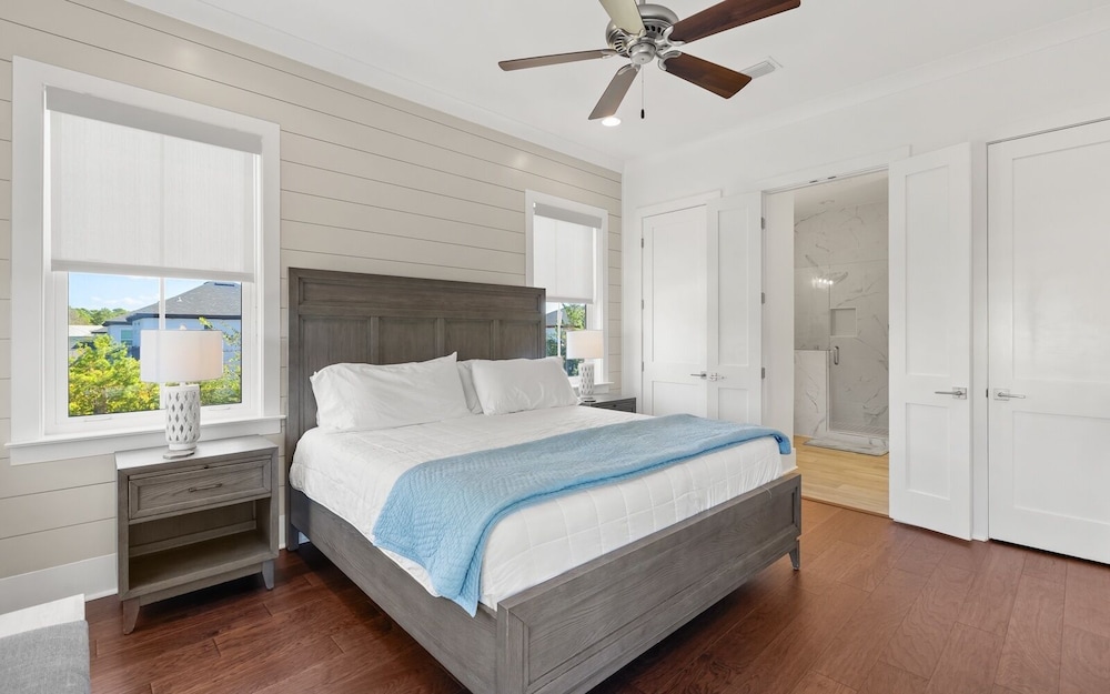 5BR Home w/ Private Heated Pool, Golf Cart, 4 Bikes, Near 30a!