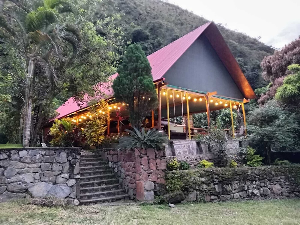 www.ecoterralodge.com