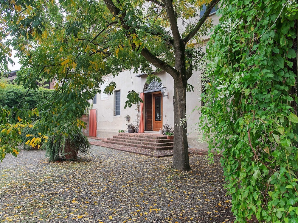 Apartment Near River Po and Cremona view 4