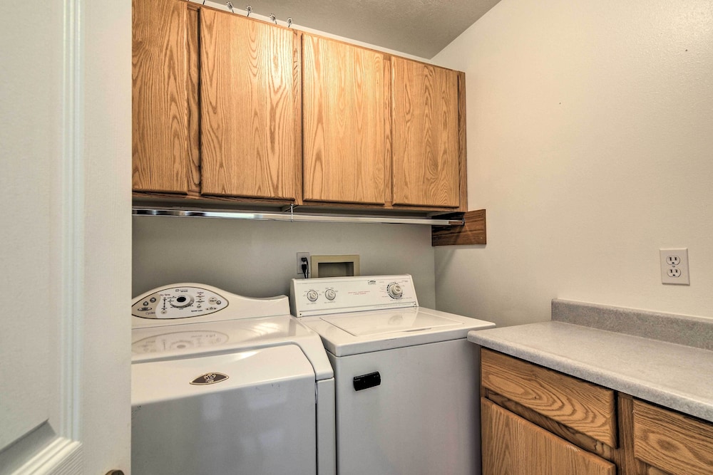 Aurora Vacations - Outdoorsy Utah Paradise w/ Mountain Views! - Property Image 8