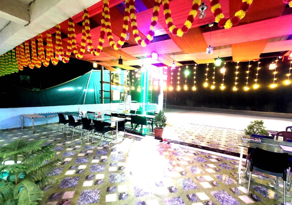 SHREE SIDDHI VINAYAK HOTEL & RESTAURANT