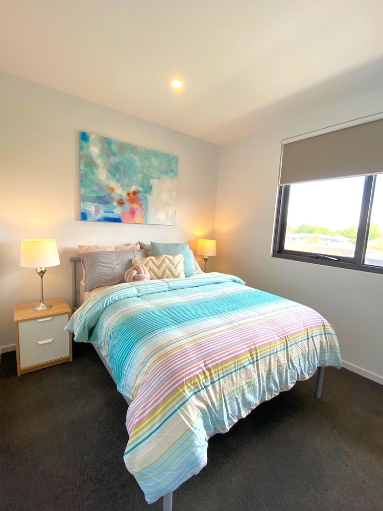 StayCentral-Heidelberg Heights Penthouse view 2