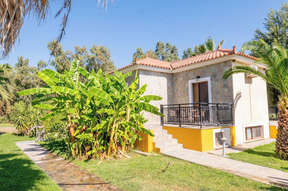 Kaloni village apartments