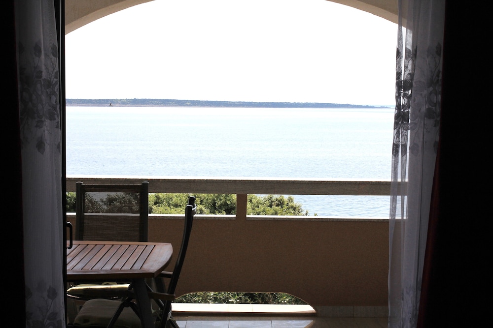 Photo 64